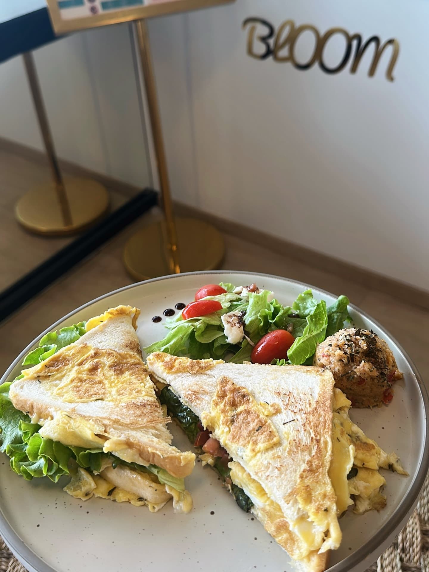 Club sandwich œuf et salade de Bloom